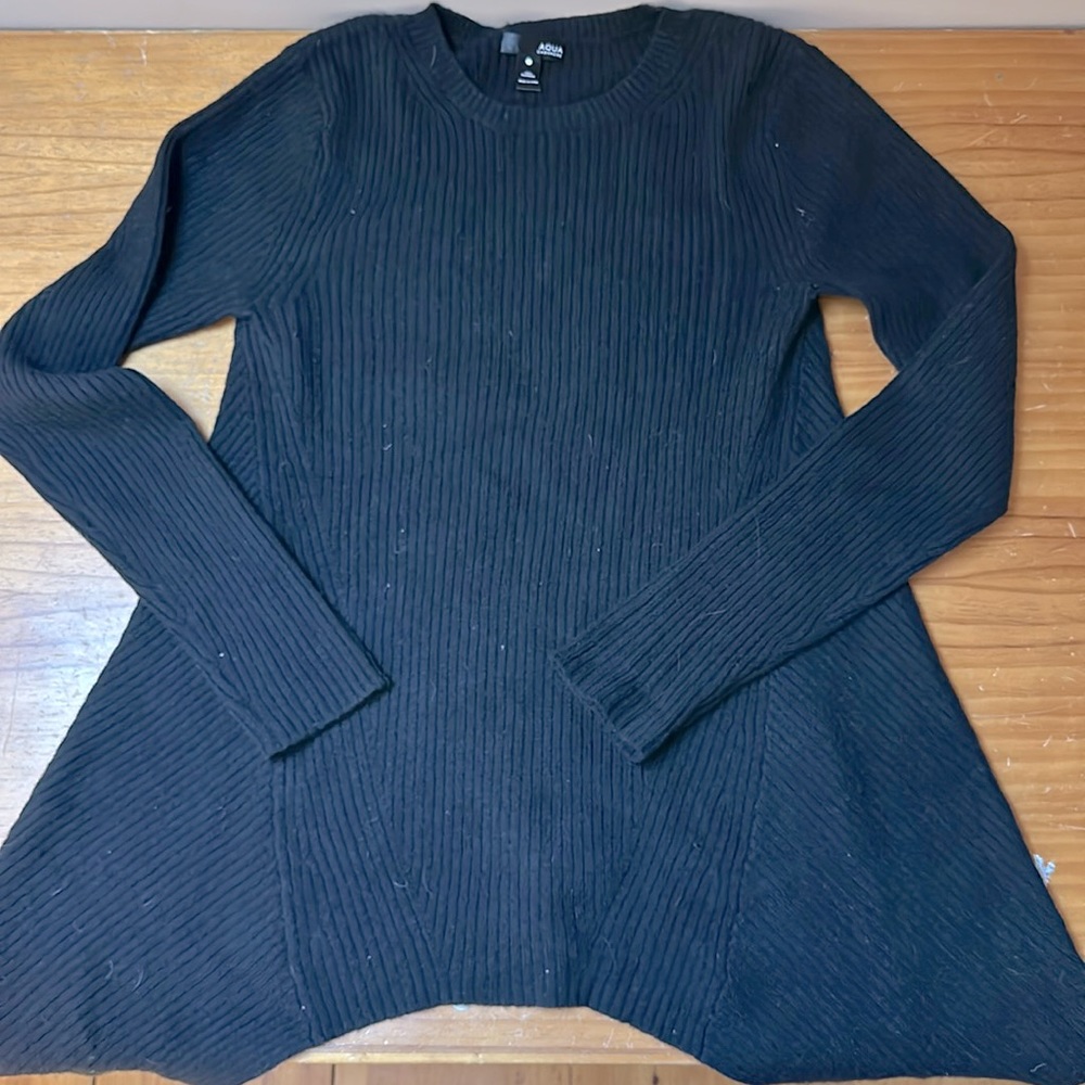 Aqua 100% cashmere sweater